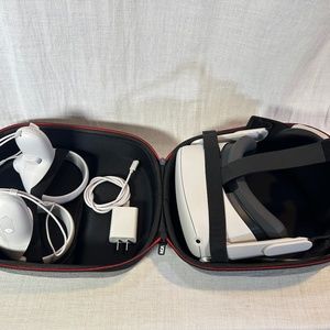 Oculus Quest 2 (128 GB) with Wasserstein elite headstrap and hardcase